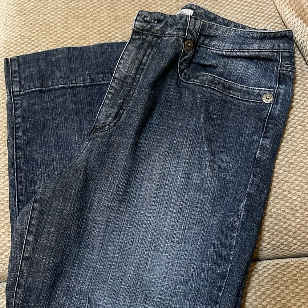 Chicos capri jean size 2 (approx size 10-12)